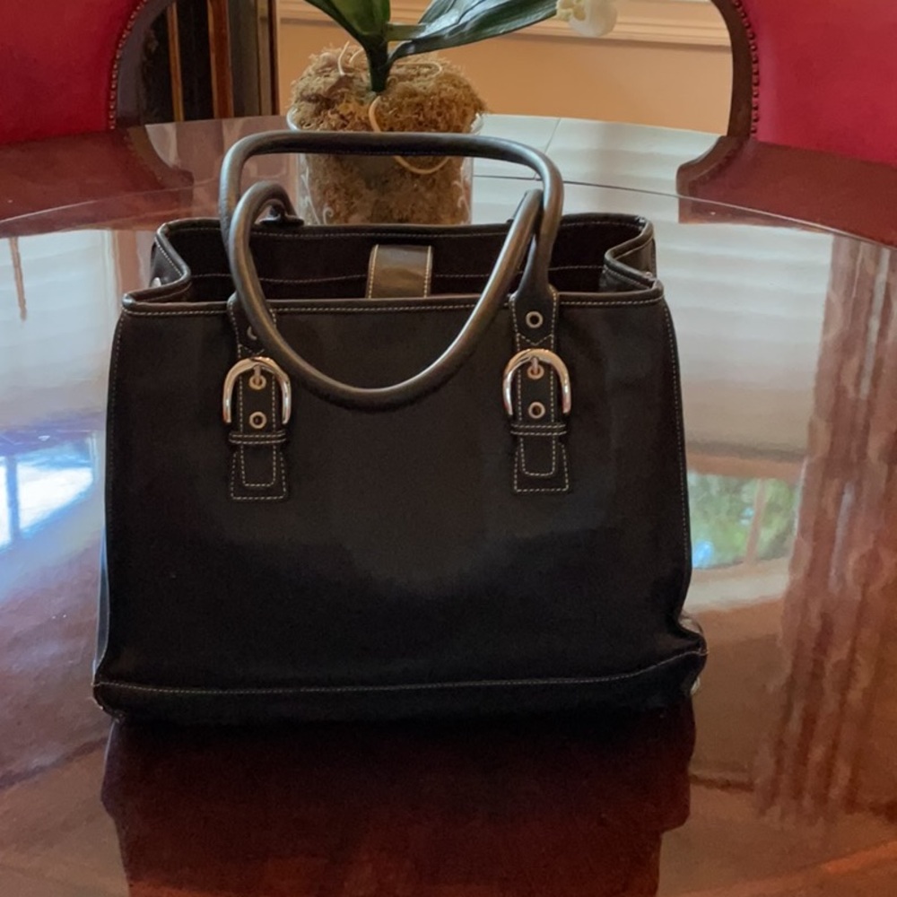 TAYLOR Black Leather Shoulderbag